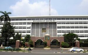 Gedung-Kejaksaan-Agung-696x437