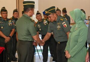 2_178PerwiraKodamBrawijayaSandangPangkatBaru_copy_800x549